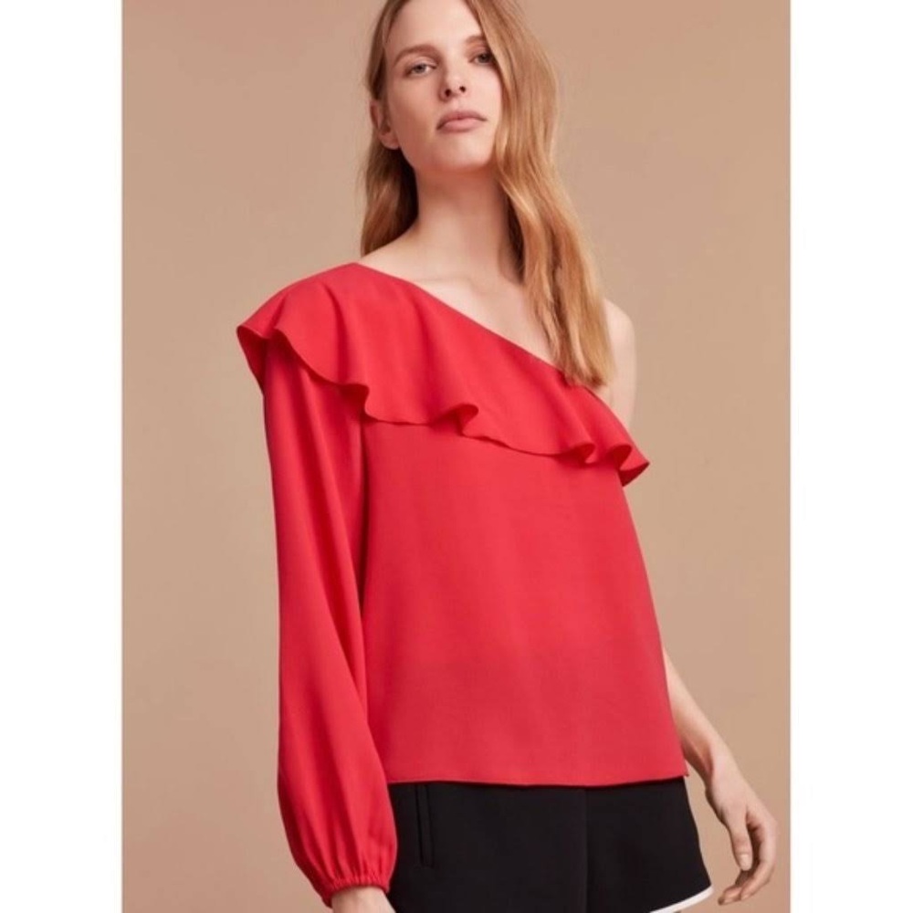 Aritzia Wilfred Allaire Ruffle One
Shoulder Blouse size medium